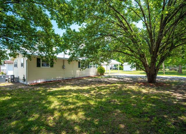 Property at 451 Cotter St, Ringgold, GA 30736, 2 beds, 1 bath