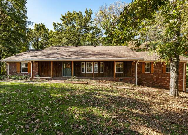 Property at 480 Moncrief Ave, Goodlettsville, TN 37072, 4 beds, 2.5 baths
