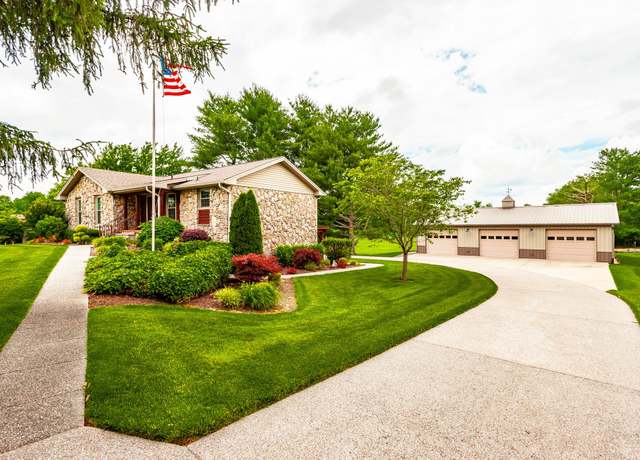 Property at 200 Longview Dr, White House, TN 37188, 4 beds, 3 baths