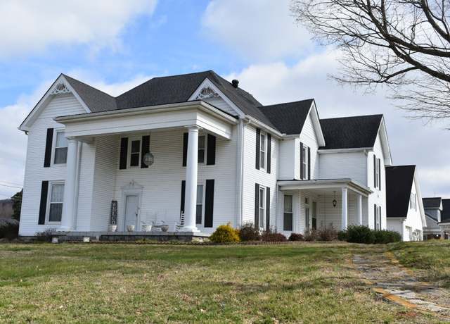 Property at 618 Main St N, Carthage, TN 37030, 7 beds, 4 baths