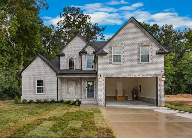 Property at 2240 Dottie Ln, Clarksville, TN 37043, 3 beds, 2.5 baths