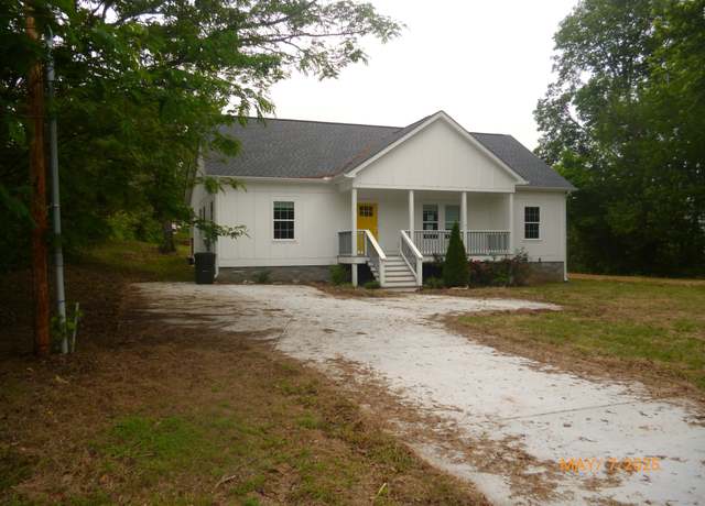 Property at 124 John Oliver Dr, Hohenwald, TN 38462, 3 beds, 2 baths