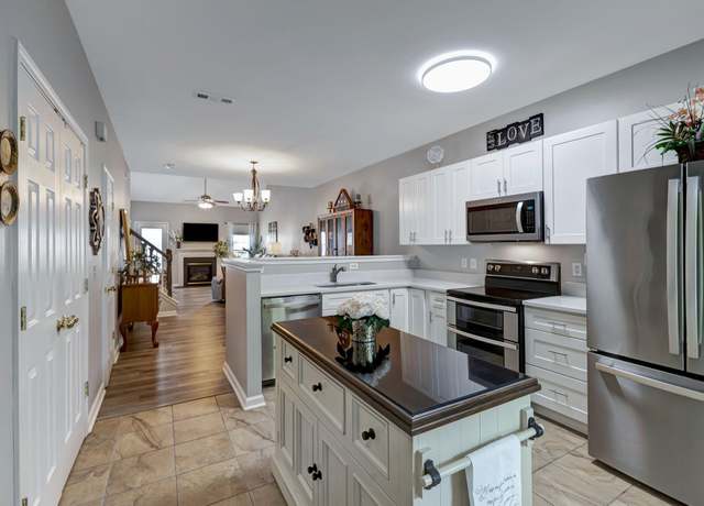 Property at 204 Nashboro Greens Ct, Nashville, TN 37217, 3 beds, 2.5 baths