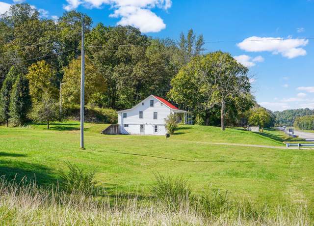 Property at 1557 Donelson Pkwy, Dover, TN 37058, 3 beds, 2 baths