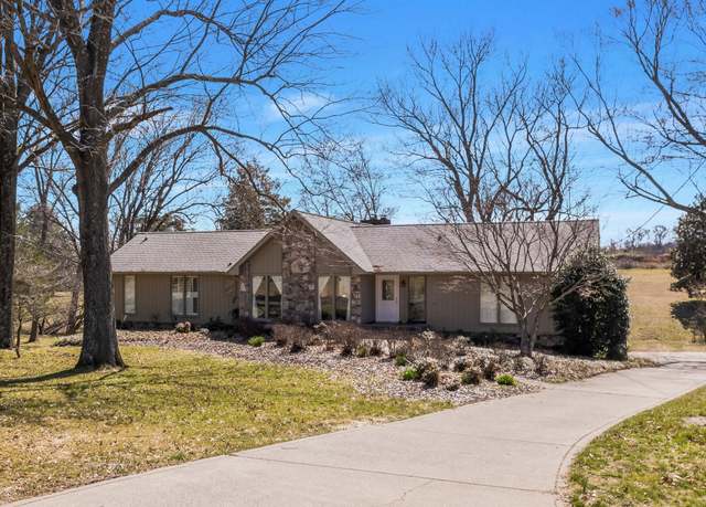 Property at 8309 Alamo Rd, Brentwood, TN 37027, 5 beds, 3 baths