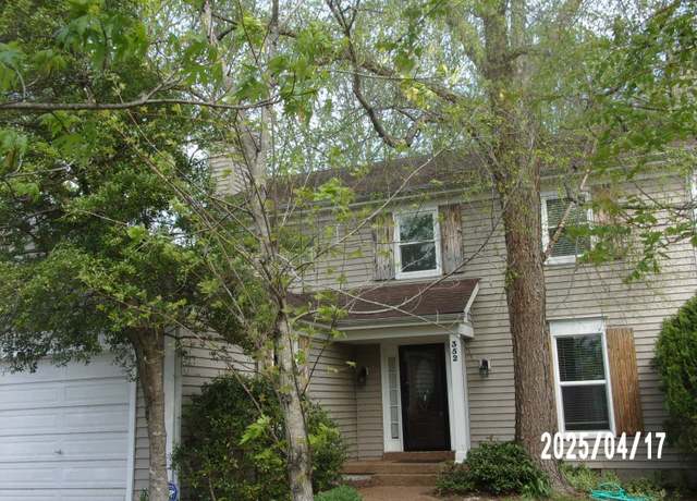 Property at 352 N Birchwood Dr, Hendersonville, TN 37075, 3 beds, 2.5 baths