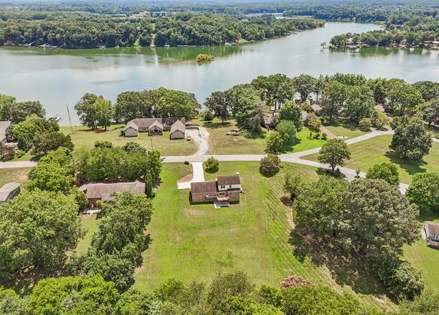 Property at 118 Hickory Hill Dr, Estill Springs, TN 37330, 3 beds, 3 baths