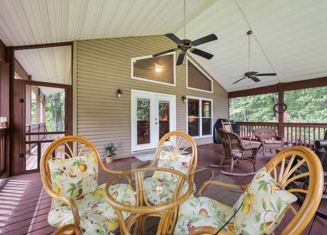 Property at 115 Lakeview Pl, Smithville, TN 37166, 3 beds, 3 baths