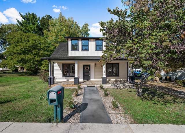 Property at 105 Warren St, Mcminnville, TN 37110, 4 beds, 3 baths