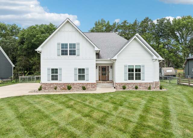 Property at 6690 Murfreesboro Rd, Lebanon, TN 37090, 3 beds, 2 baths