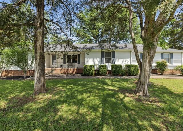 Property at 421 Robertson Dr, Smyrna, TN 37167, 3 beds, 2 baths