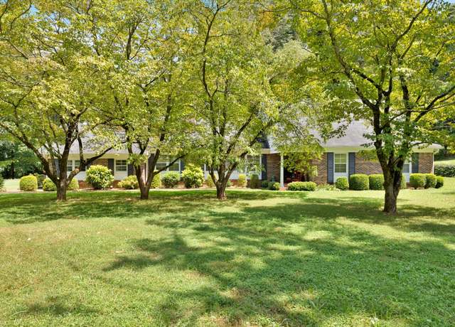Property at 905 S Jefferson St, Winchester, TN 37398, 4 beds, 3.5 baths