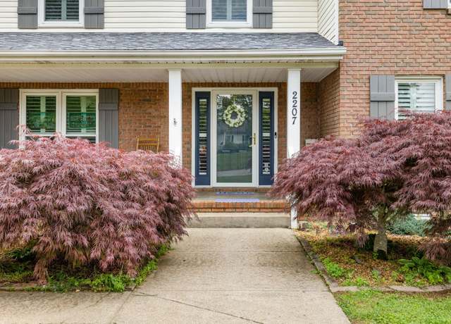 Property at 2207 Tom Dr, Clarksville, TN 37043, 4 beds, 3.5 baths