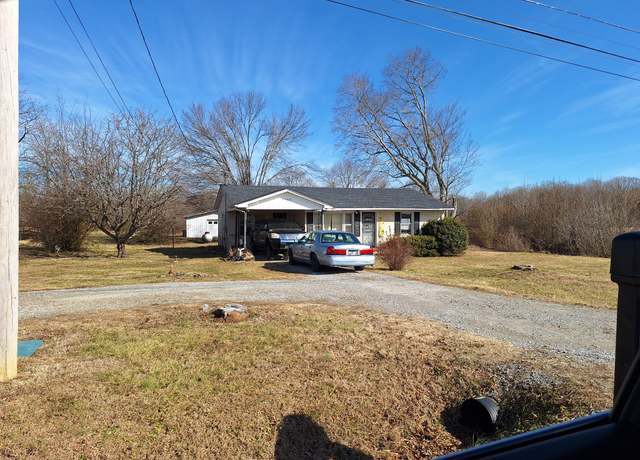 Property at 3740 Waynesboro Hwy, Lawrenceburg, TN 38464, 3 beds, 1 bath