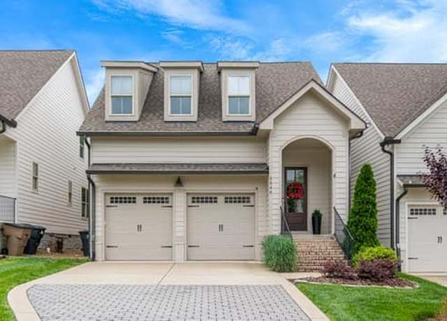 Property at 5540 Knob Rd, Nashville, TN 37209, 4 beds, 3.5 baths