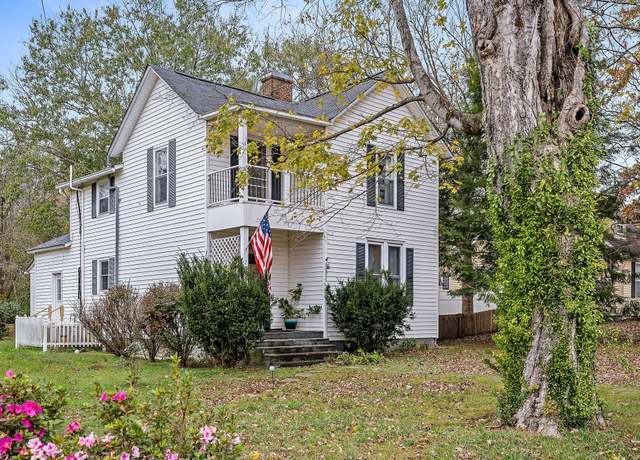 Property at 223 Hill St, Mcminnville, TN 37110, 3 beds, 2 baths