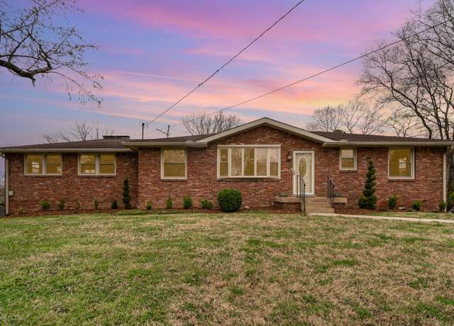 Property at 905 Crownhill Dr, Nashville, TN 37217, 3 beds, 2 baths