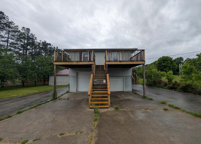 Property at 555 Oakley Allons Rd, Allons, TN 38541, 3 beds, 2 baths