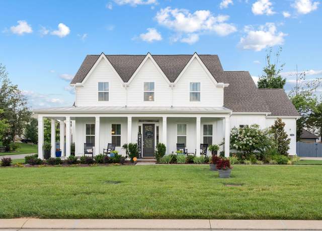 Property at 1302 Clarendon Ave, Murfreesboro, TN 37128, 4 beds, 3 baths
