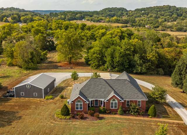 Property at 1050 Franklin Rd, Gallatin, TN 37066, 3 beds, 2.5 baths