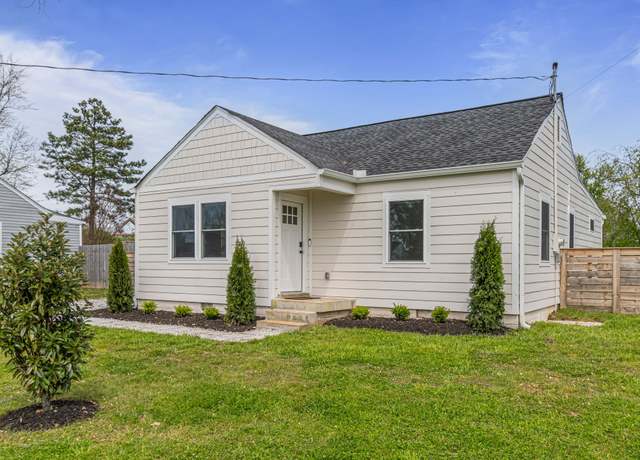 Property at 2246 Maplecrest Dr, Nashville, TN 37214, 3 beds, 2 baths