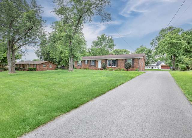 Property at 111 Neverbreak Dr, Hendersonville, TN 37075, 4 beds, 2.5 baths