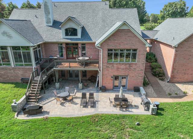Property at 1208 Davidson Ln, Columbia, TN 38401, 5 beds, 4.5 baths