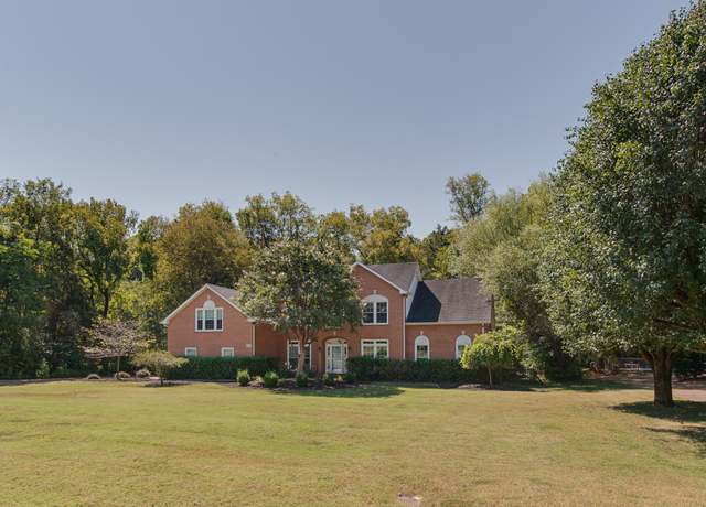 Property at 1097 Cedarview Ln, Franklin, TN 37067, 4 beds, 3.5 baths