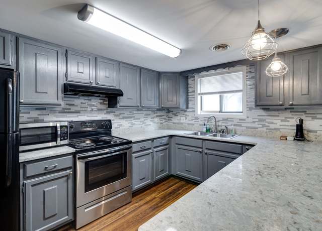 Property at 192 Lake Chateau Dr, Hermitage, TN 37076, 3 beds, 2.5 baths