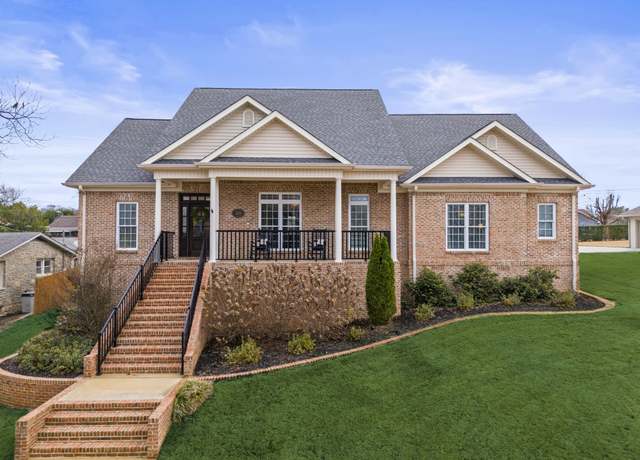 Property at 709 5th Ave, Fayetteville, TN 37334, 3 beds, 3.5 baths