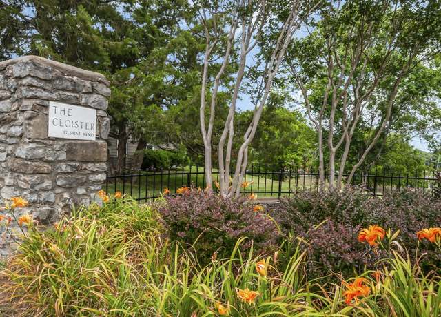 Property at 421 Siena Dr, Nashville, TN 37205, 3 beds, 2 baths