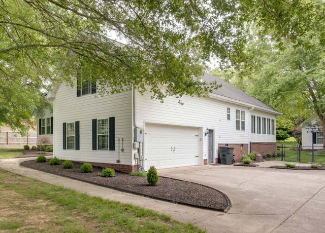 Property at 2999 Cages Bend Rd, Gallatin, TN 37066, 3 beds, 2.5 baths