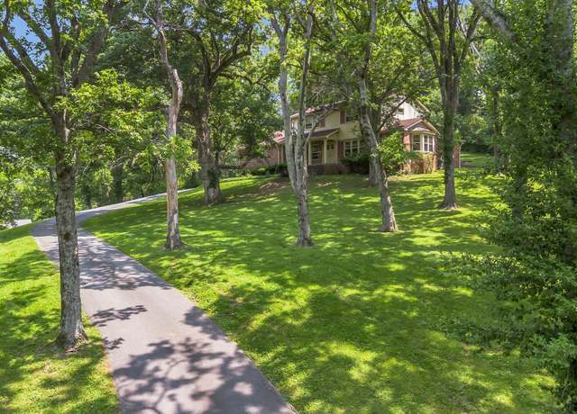 Property at 208 Vaughns Gap Rd, Nashville, TN 37205, 4 beds, 4.5 baths