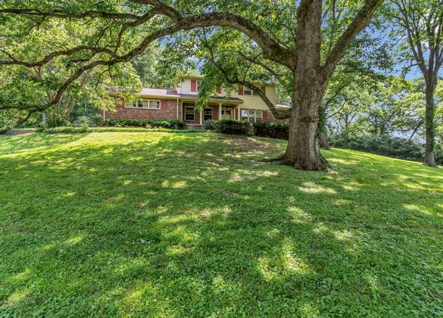 Property at 208 Vaughns Gap Rd, Nashville, TN 37205, 4 beds, 4.5 baths