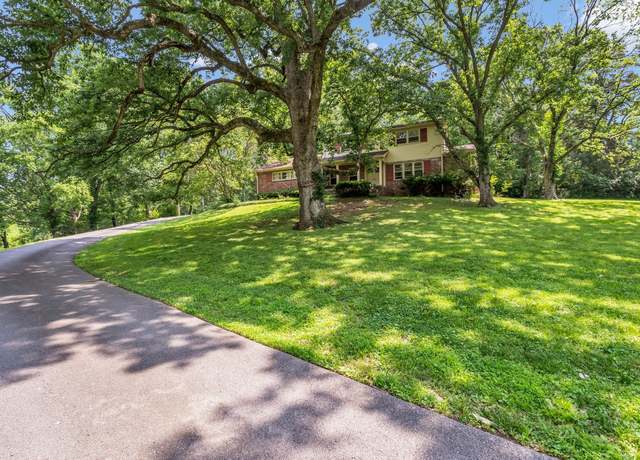 Property at 208 Vaughns Gap Rd, Nashville, TN 37205, 4 beds, 4.5 baths
