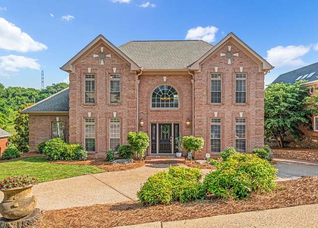 Property at 107 Spy Glass Way, Hendersonville, TN 37075, 3 beds, 3.5 baths