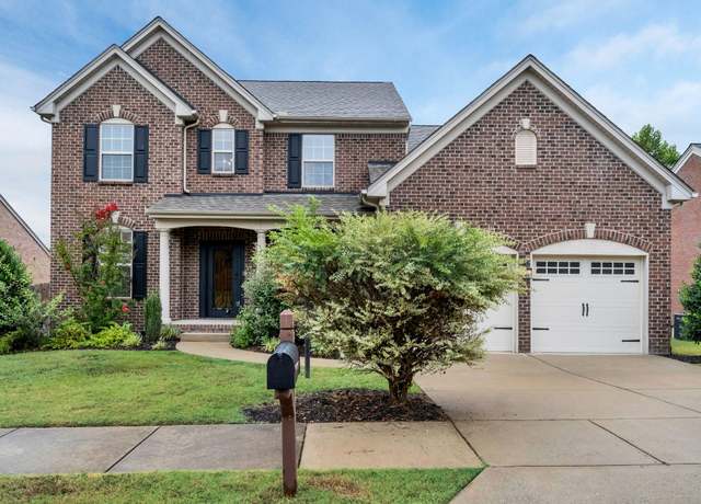 Property at 7509 Thornwood Ct, Mount Juliet, TN 37122, 4 beds, 2.5 baths