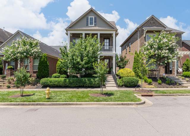 Property at 145 Ashcrest Pt, Hendersonville, TN 37075, 3 beds, 2.5 baths