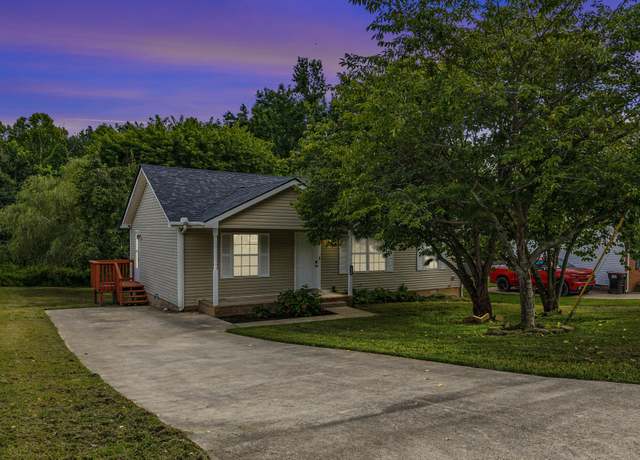 Property at 354 Donna Dr, Clarksville, TN 37042, 3 beds, 2 baths