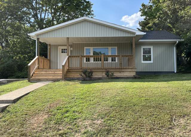 Property at 422 High St, Dickson, TN 37055, 3 beds, 3 baths