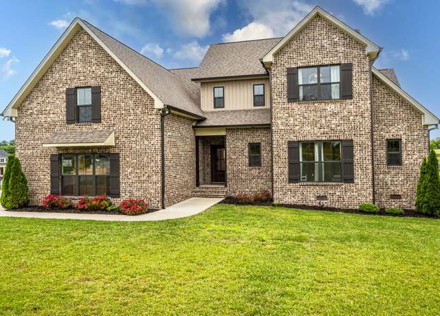 Property at 746 N Russell St, Portland, TN 37148, 4 beds, 4.5 baths