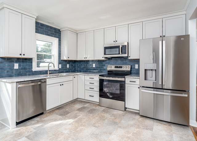 Property at 202 Jackson Heights Rd, Columbia, TN 38401, 4 beds, 2 baths