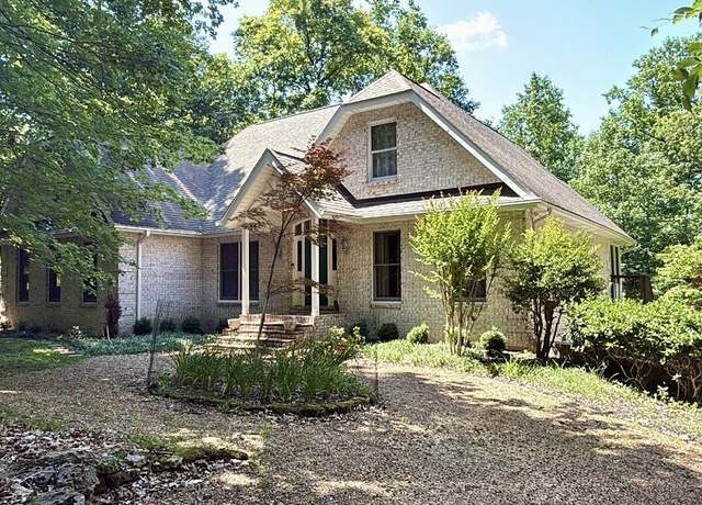 Property at 1008 Ridgecrest Dr, Kingston Springs, TN 37082, 3 beds, 3.5 baths