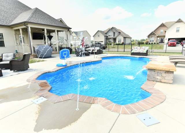 Property at 1850 Shield Dr, Clarksville, TN 37043, 4 beds, 3 baths
