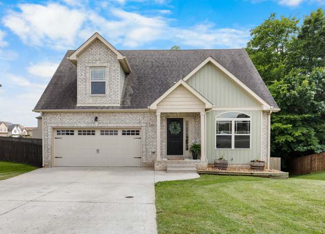 Property at 2095 Bandera Dr, Clarksville, TN 37042, 3 beds, 2.5 baths