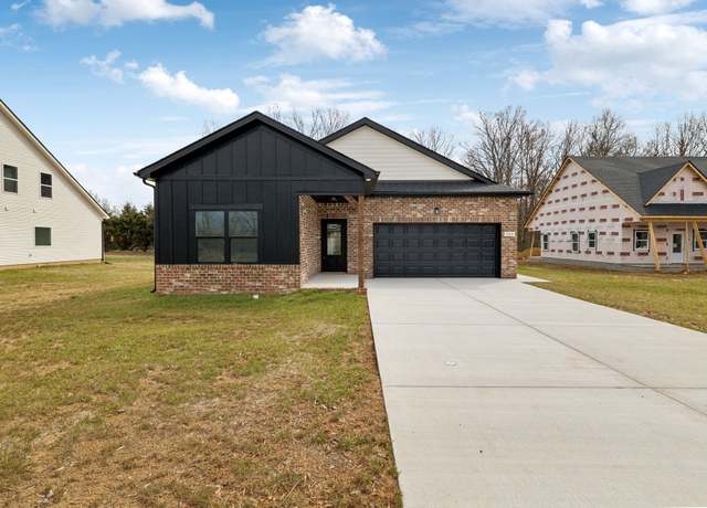 Property at 353 Villa St, Smithville, TN 37166, 3 beds, 2 baths