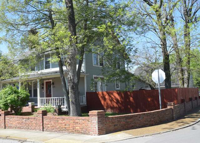 Property at 1400 Turner St, Old Hickory, TN 37138, 4 beds, 2 baths
