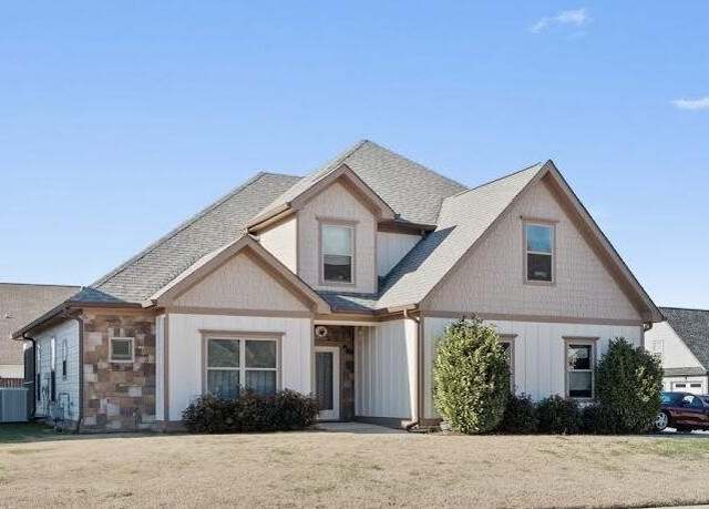 Property at 7541 Keely Run, Ooltewah, TN 37363, 4 beds, 3 baths