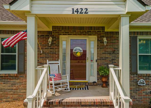 Property at 1422 Spainwood St, Columbia, TN 38401, 4 beds, 3.5 baths