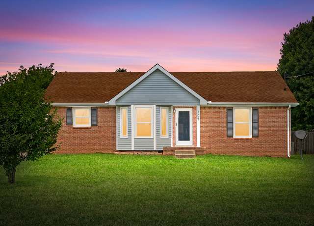 Property at 705 Carbondale Dr, Oak Grove, KY 42262, 3 beds, 2 baths